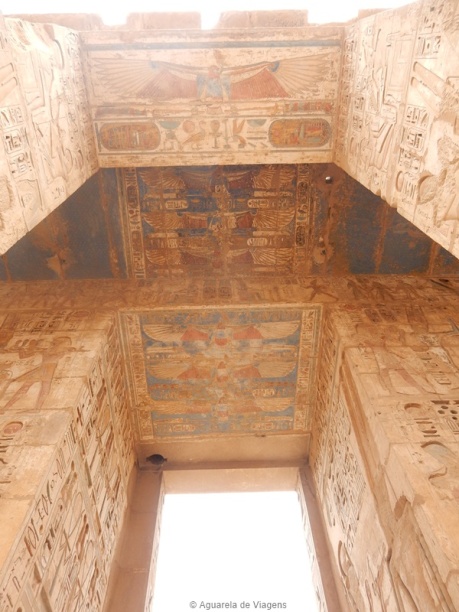 Templo Ramses III, decoração portal